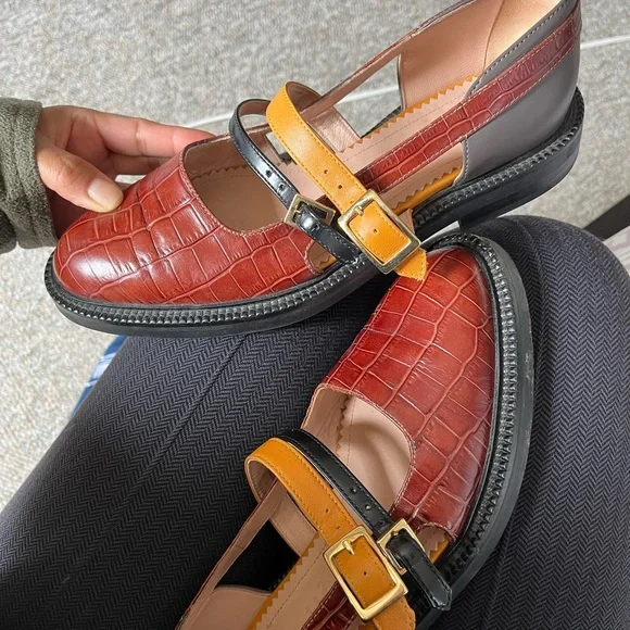 inch2 loafers beautiful womens size 8 bought a size to large for myself. Italian - Picture 3 of 7